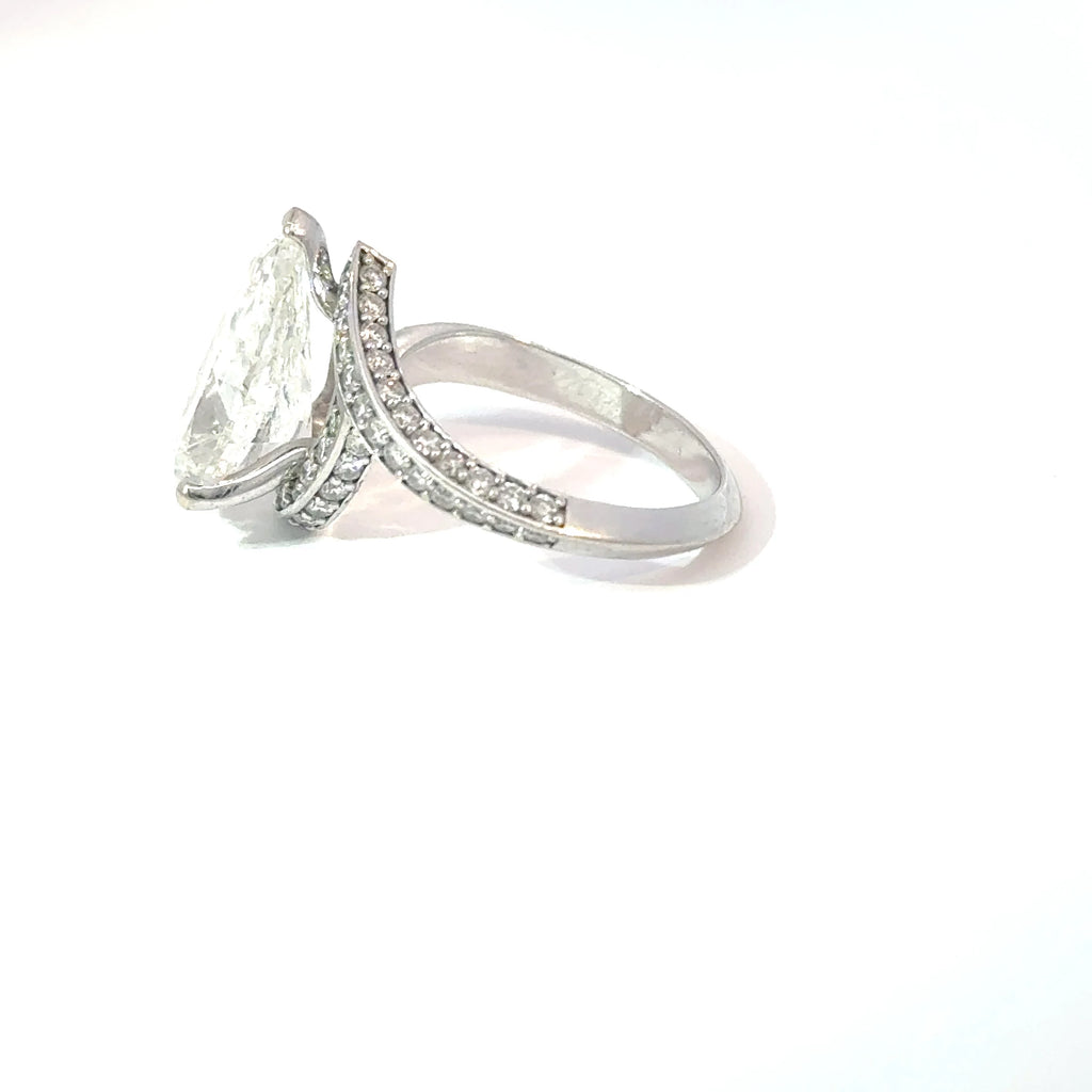 4 CARAT PEAR SHAPE DIAMOND RING