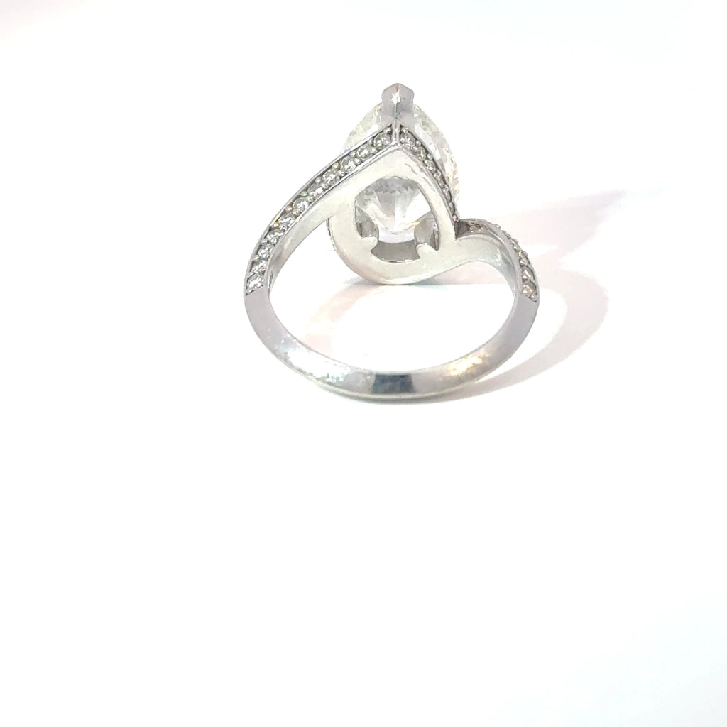 4 CARAT PEAR SHAPE DIAMOND RING