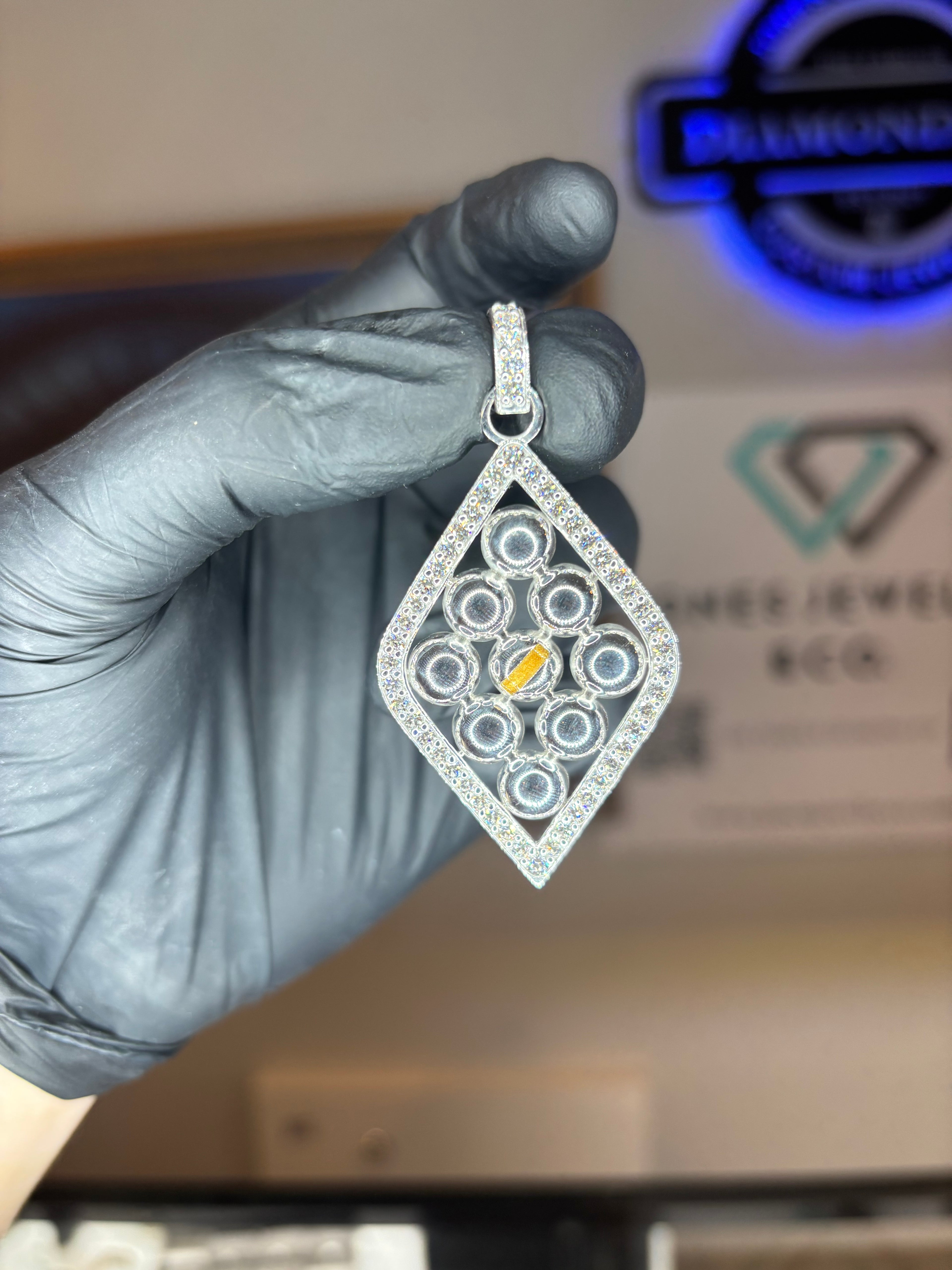 9 BALL POOL PENDENT