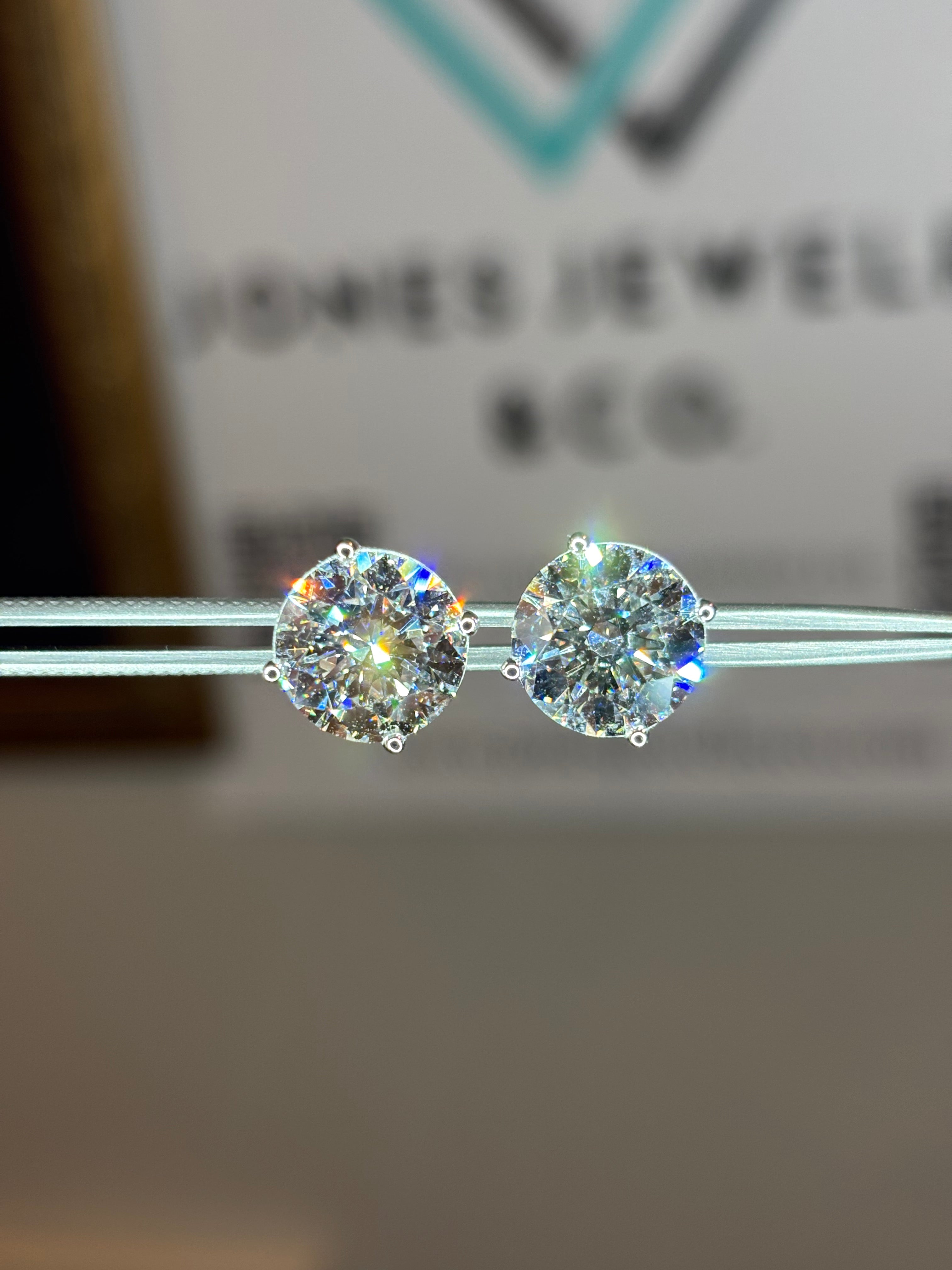 10 CTW EARRINGS NATURAL