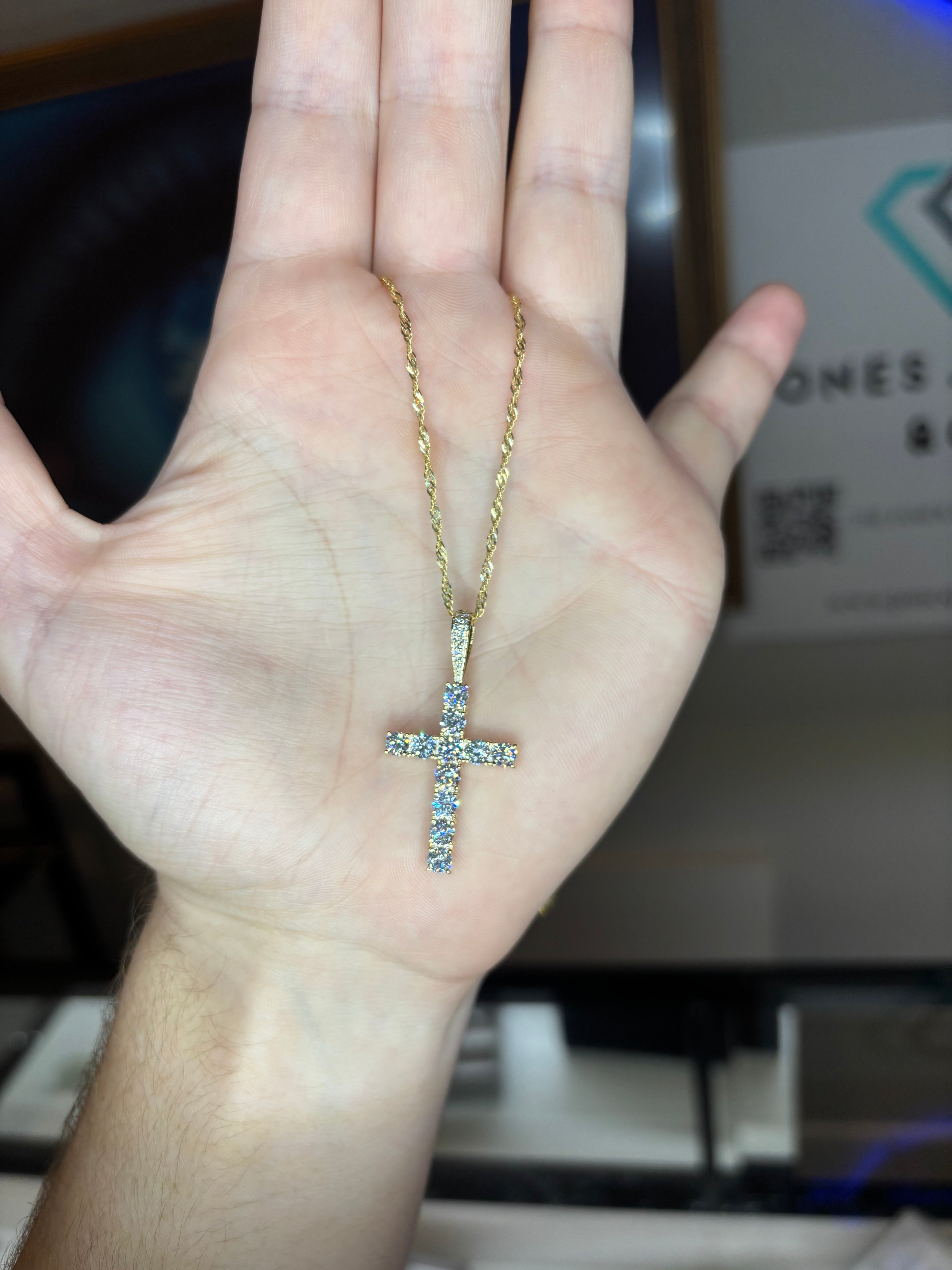 4MM CROSS PENDENT
