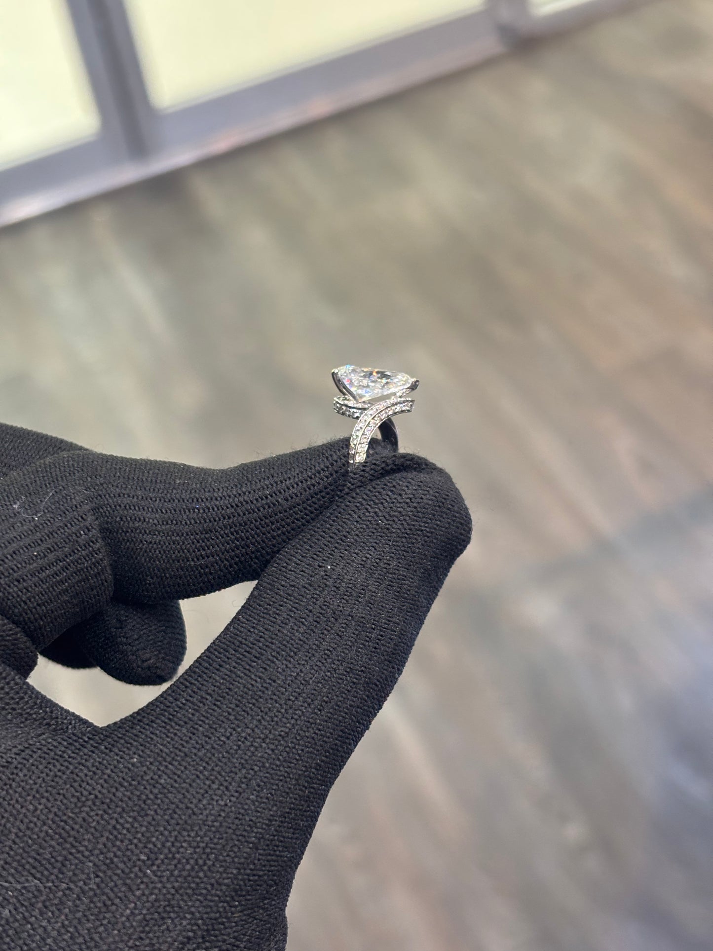 4 CARAT PEAR SHAPE DIAMOND RING