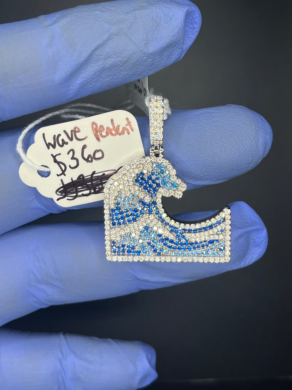 Wave Pendent