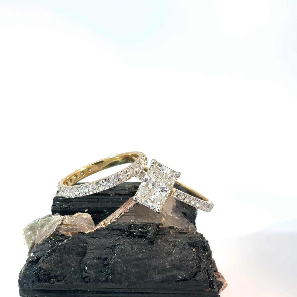 2 CARAT CENTER RADIANT DIAMOND RING