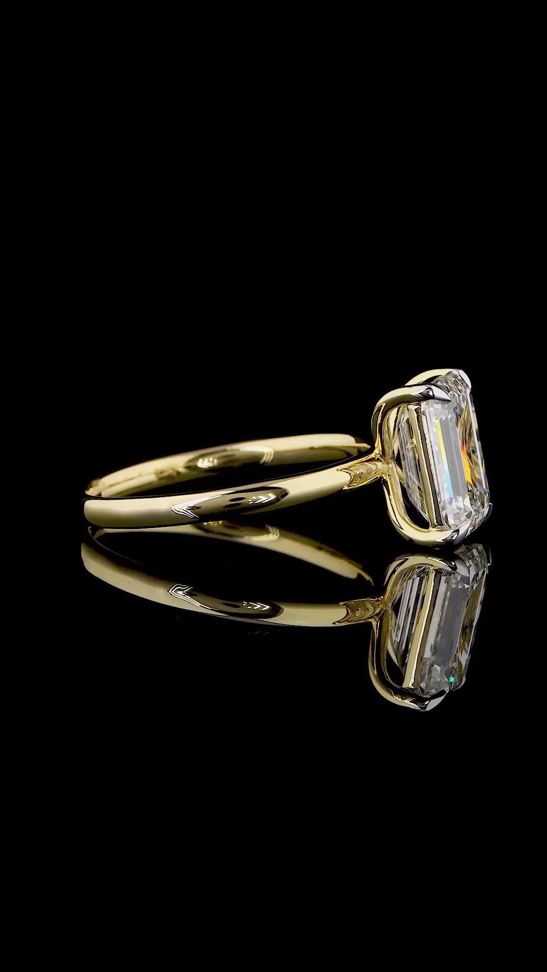 2 CARAT EMERALD RING